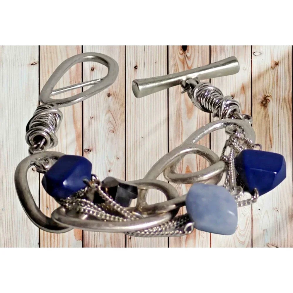 Kenneth Cole Blue Stone Chunky Silver Tone Chain Link Wire Wrap Toggle Bracelet